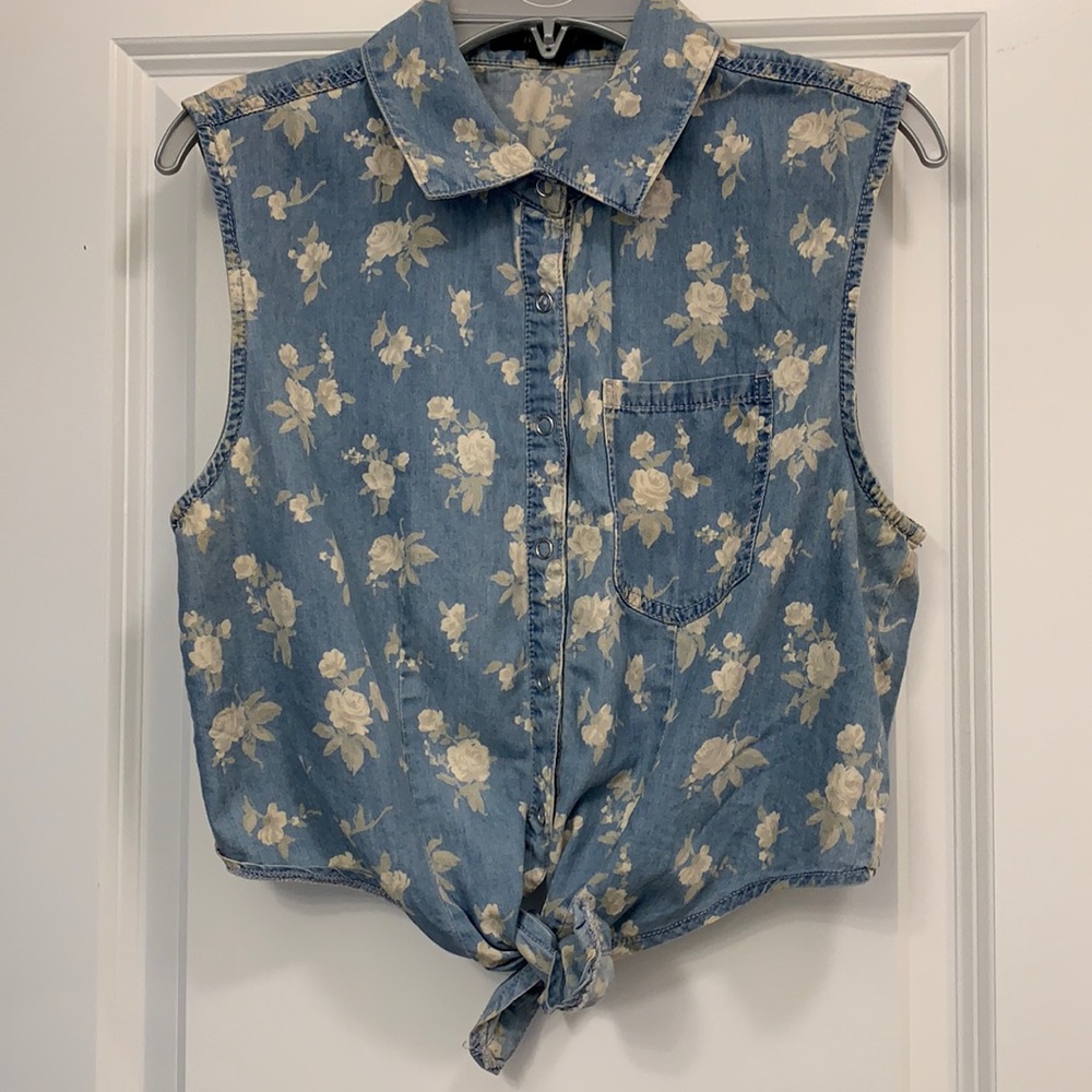 Forever 21 light denim top with floral print